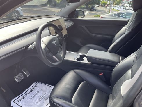 Used 2022 Tesla Model Y Long Range AWD/4WD image 10
