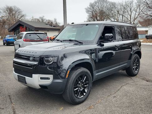 Used 2025 Land Rover Defender 110 S image 30