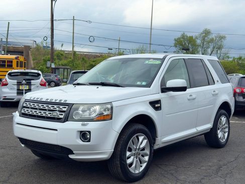 Used 2013 Land Rover LR2 HSE AWD/4WD image 2