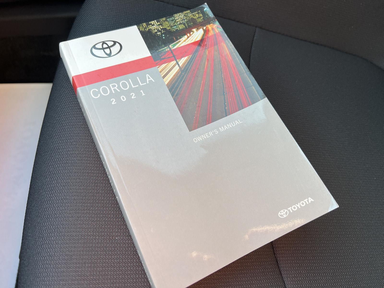 Used 2021 Toyota Corolla LE FWD image 17