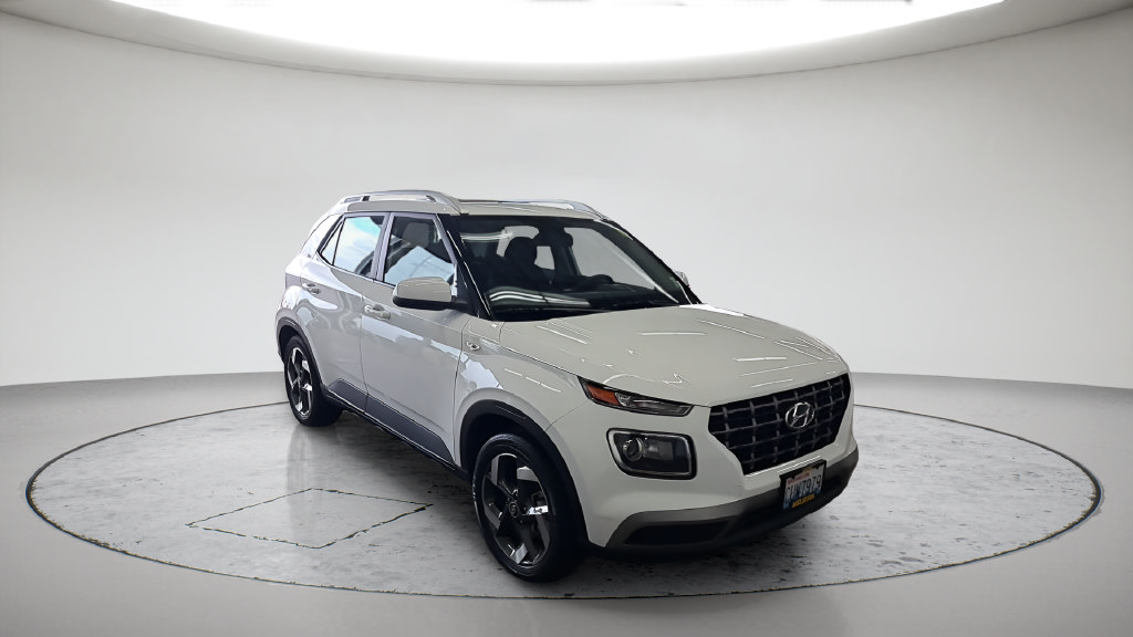 Used 2026 Hyundai Venue SEL FWD image 3
