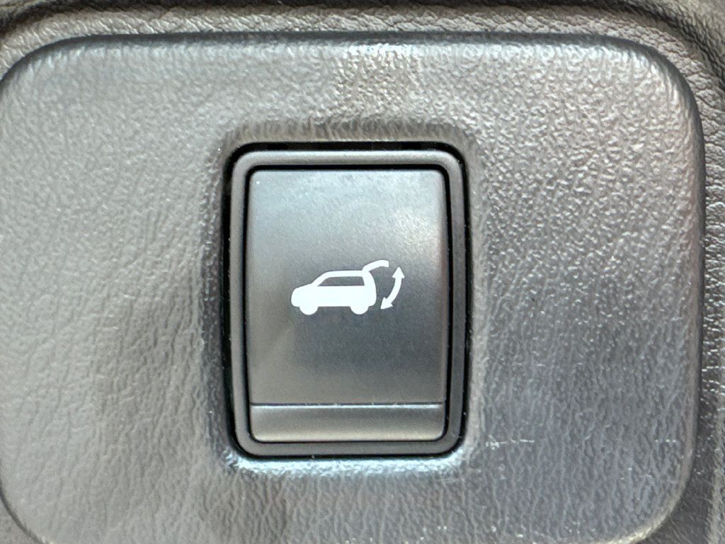 Used 2016 Nissan Murano SL w/ SL Technology Package FWD image 19