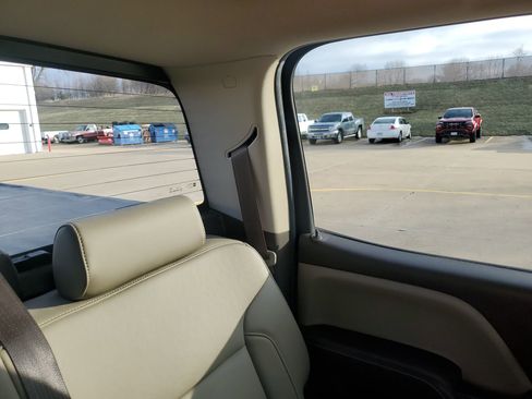 Used 2018 GMC Sierra 1500 SLT w/ SLT Premium Package image 15