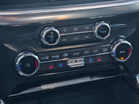 Used 2022 Ford F150 Lariat image 19