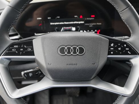 Certified 2025 Audi Q5 Premium w/ Convenience Package image 17