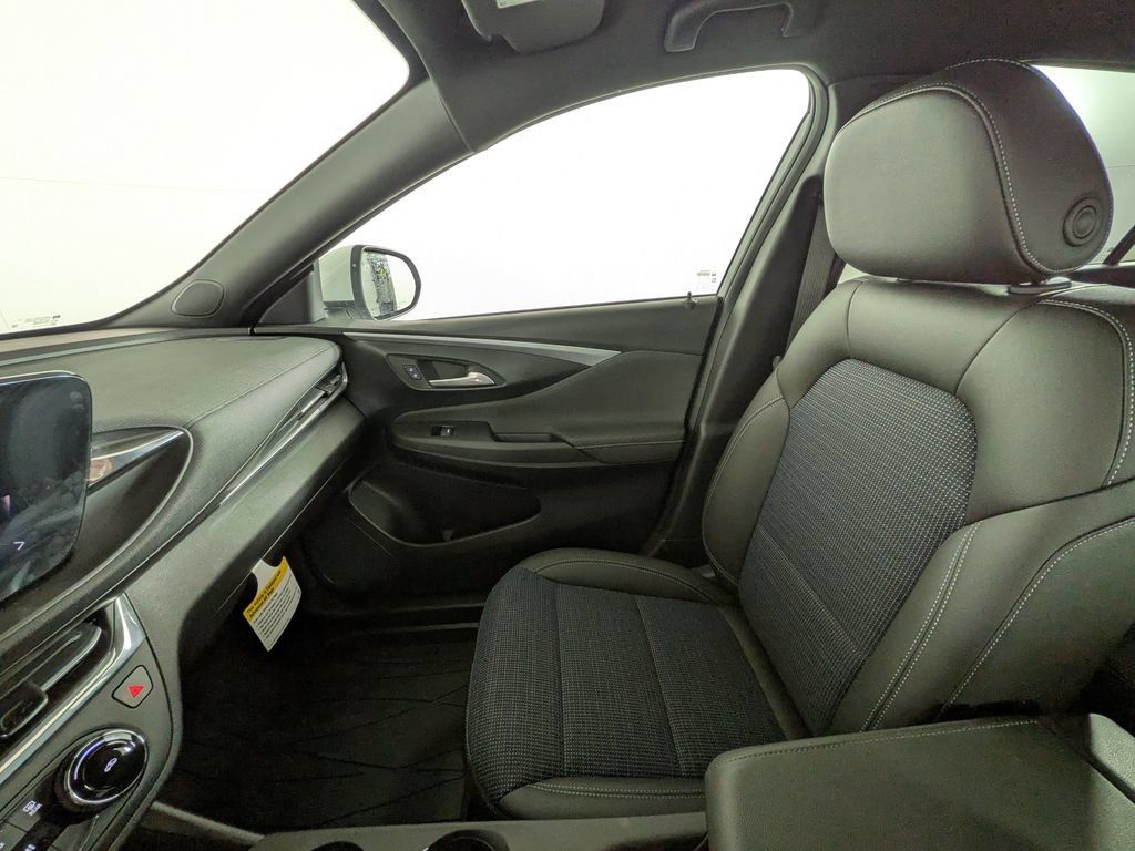 New 2026 Buick Envista Preferred FWD image 25