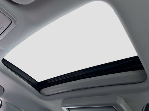 Used 2025 Honda Odyssey Touring image 23