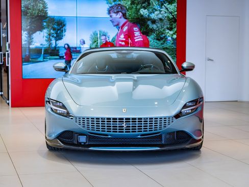 Used 2024 Ferrari Roma Spider image 32