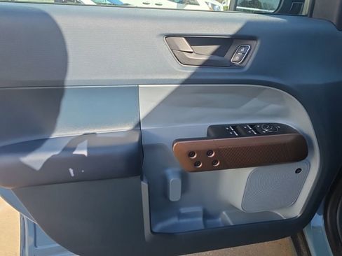 Used 2023 Ford Maverick Lariat w/ Lariat Luxury Package image 12