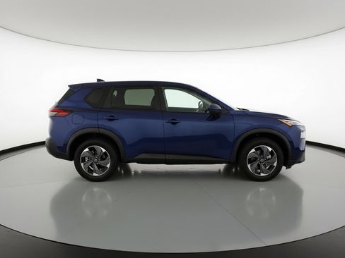 Used 2025 Nissan Rogue SV image 11