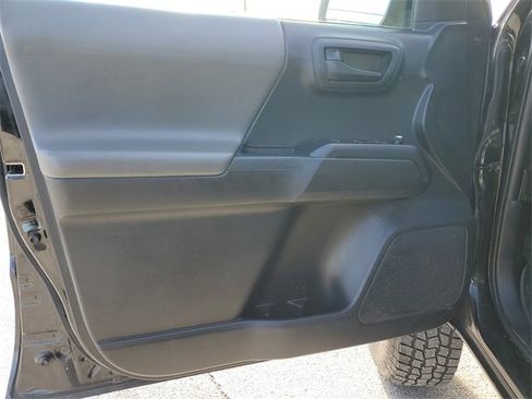 Used 2017 Toyota Tacoma SR w/ Tow Package image 19