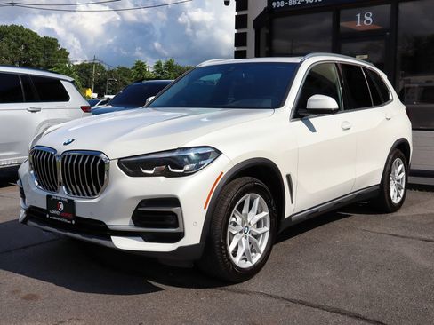 Used 2023 BMW X5 xDrive40i w/ Premium Package AWD/4WD image 2