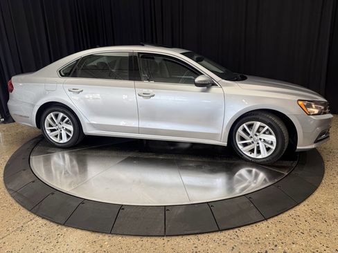Used 2018 Volkswagen Passat 2.0T SE image 12