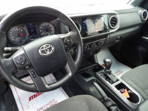 Used 2017 Toyota Tacoma 4x4 Double Cab image 16