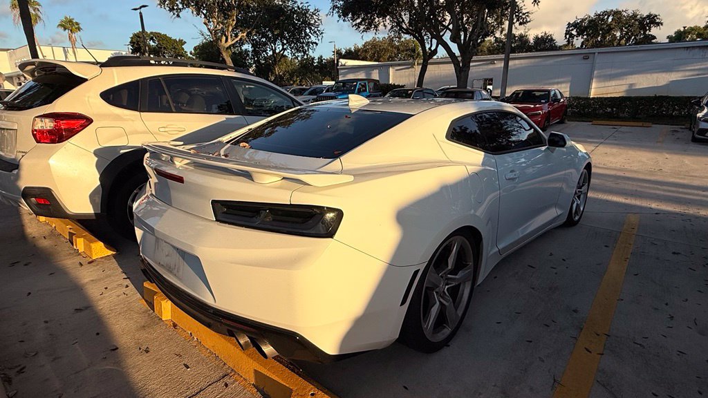 Used 2016 Chevrolet Camaro SS RWD image 8