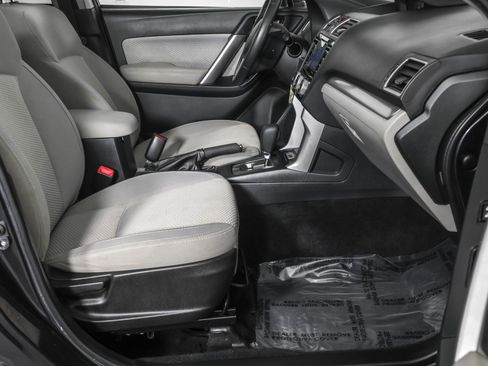 Used 2017 Subaru Forester 2.5i Premium image 46