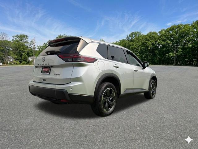 Used 2024 Nissan Rogue SV AWD/4WD image 9