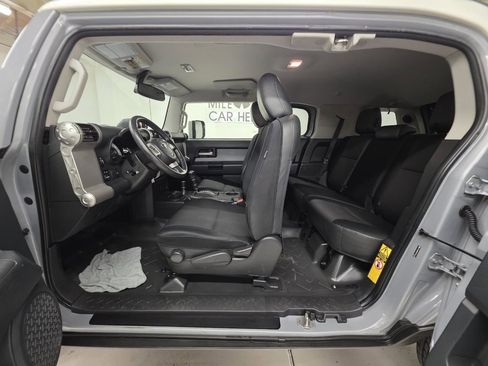 Used 2014 Toyota FJ Cruiser Upgrade Package w/ Upgrade Package image 9