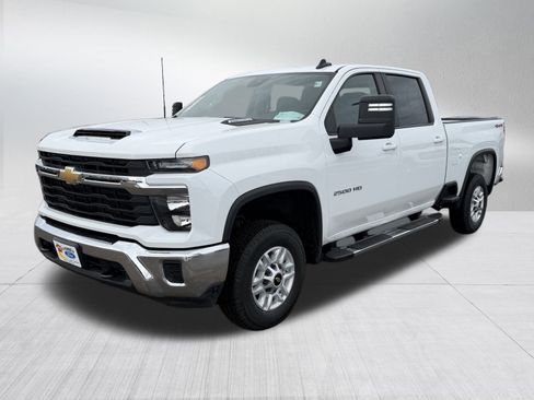 Used 2024 Chevrolet Silverado 2500 LT image 3