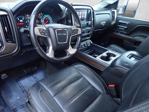 Used 2019 GMC Sierra 2500 Denali w/ Duramax Plus Package image 7