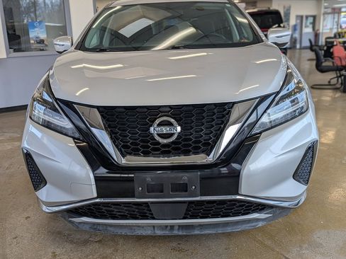 Used 2019 Nissan Murano S image 2
