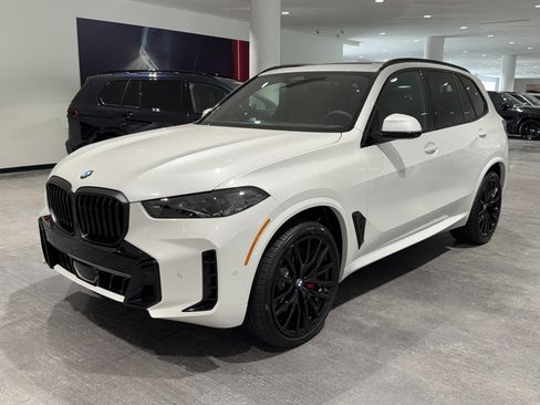 New 2026 BMW X5 sDrive40i w/ M Sport Package RWD image 3