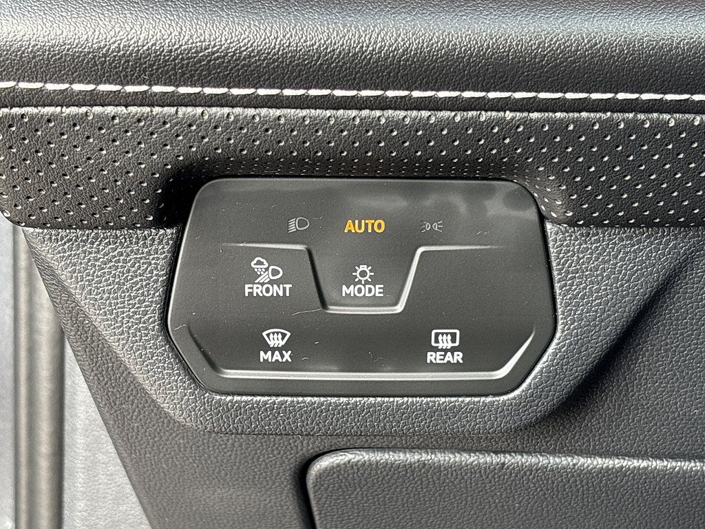 Used 2024 Volkswagen Atlas SEL Premium R-Line AWD/4WD image 27