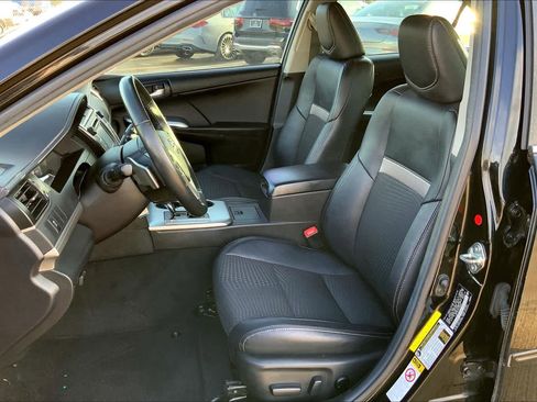 Used 2014 Toyota Camry SE FWD image 7