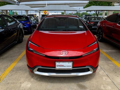New 2026 Toyota Prius Plug-In Hybrid FWD image 3