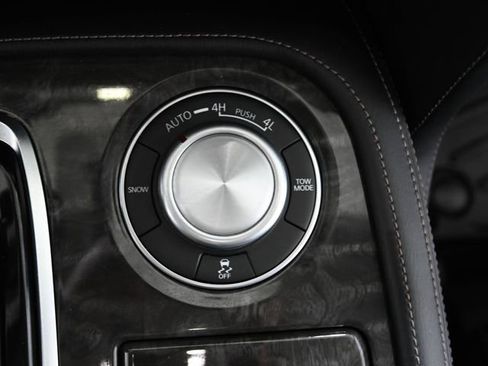 Used 2024 Nissan Armada Platinum AWD/4WD image 37