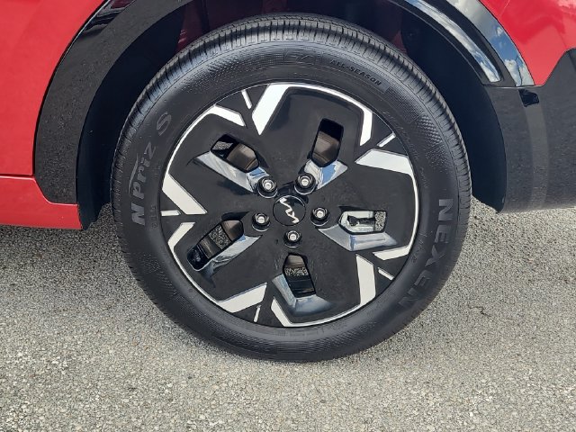 Used 2025 Kia Niro Wind w/ Wind Preserve Package FWD image 8