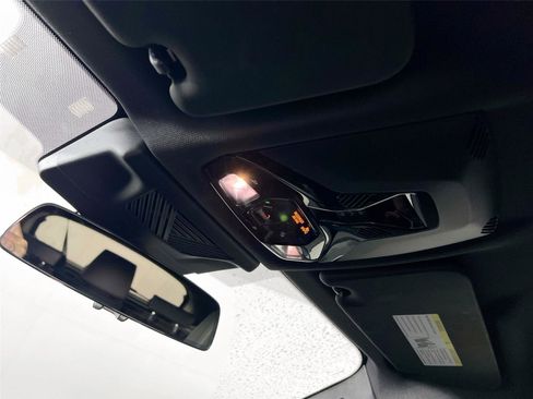 Used 2025 BMW X1 xDrive28i w/ Technology Package image 12