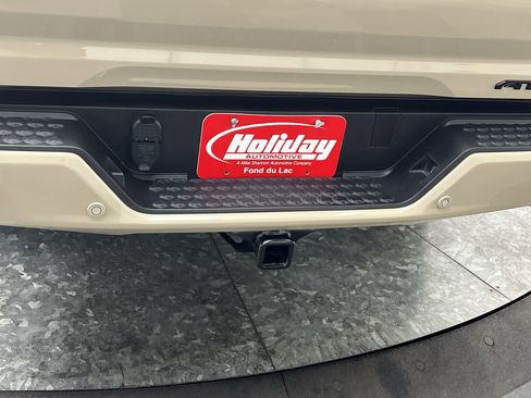 Used 2024 GMC Canyon AT4 w/ Technology Package image 33