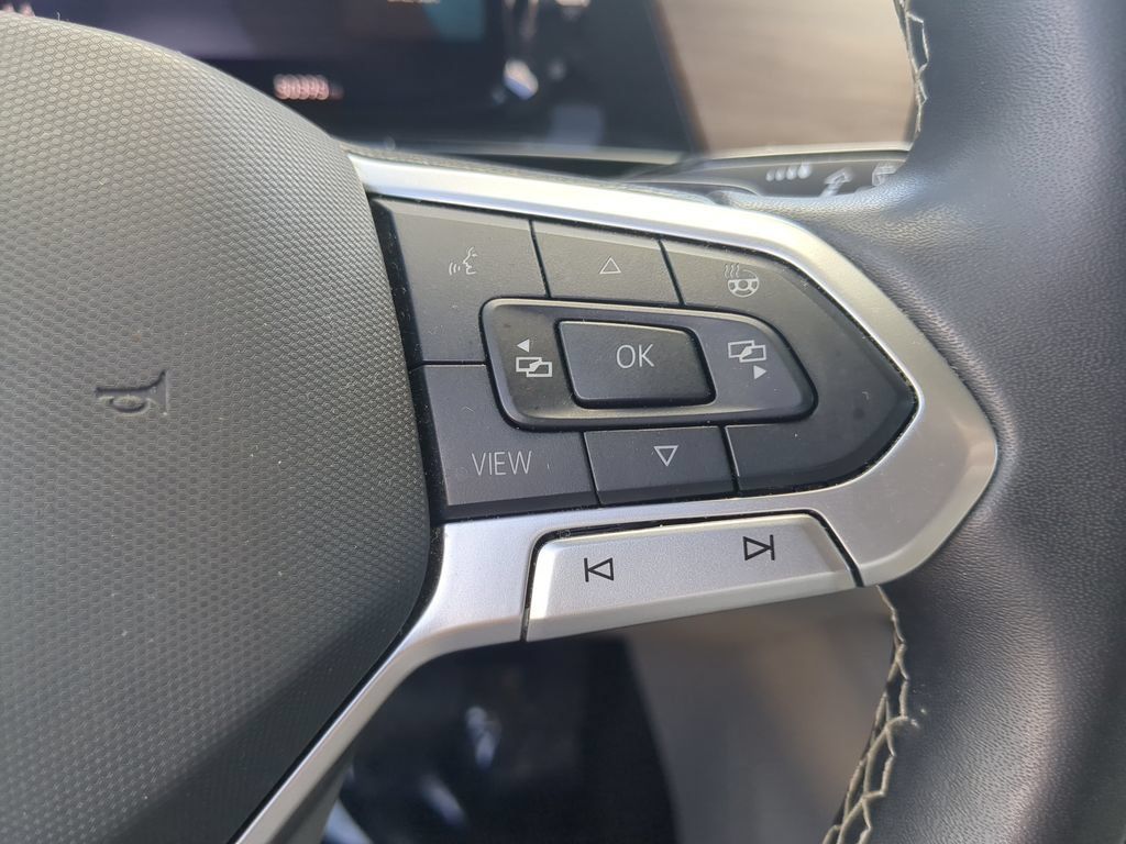 Certified 2024 Volkswagen Atlas SE FWD image 28