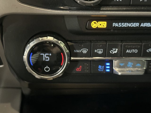 Used 2022 Ford F350 Lariat w/ Lariat Ultimate Package AWD/4WD image 34