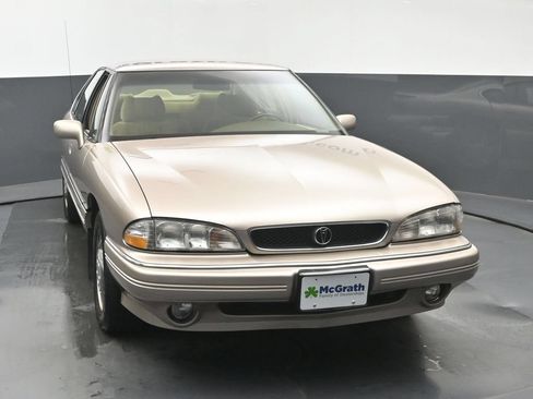 Used 1995 Pontiac Bonneville SE FWD image 5