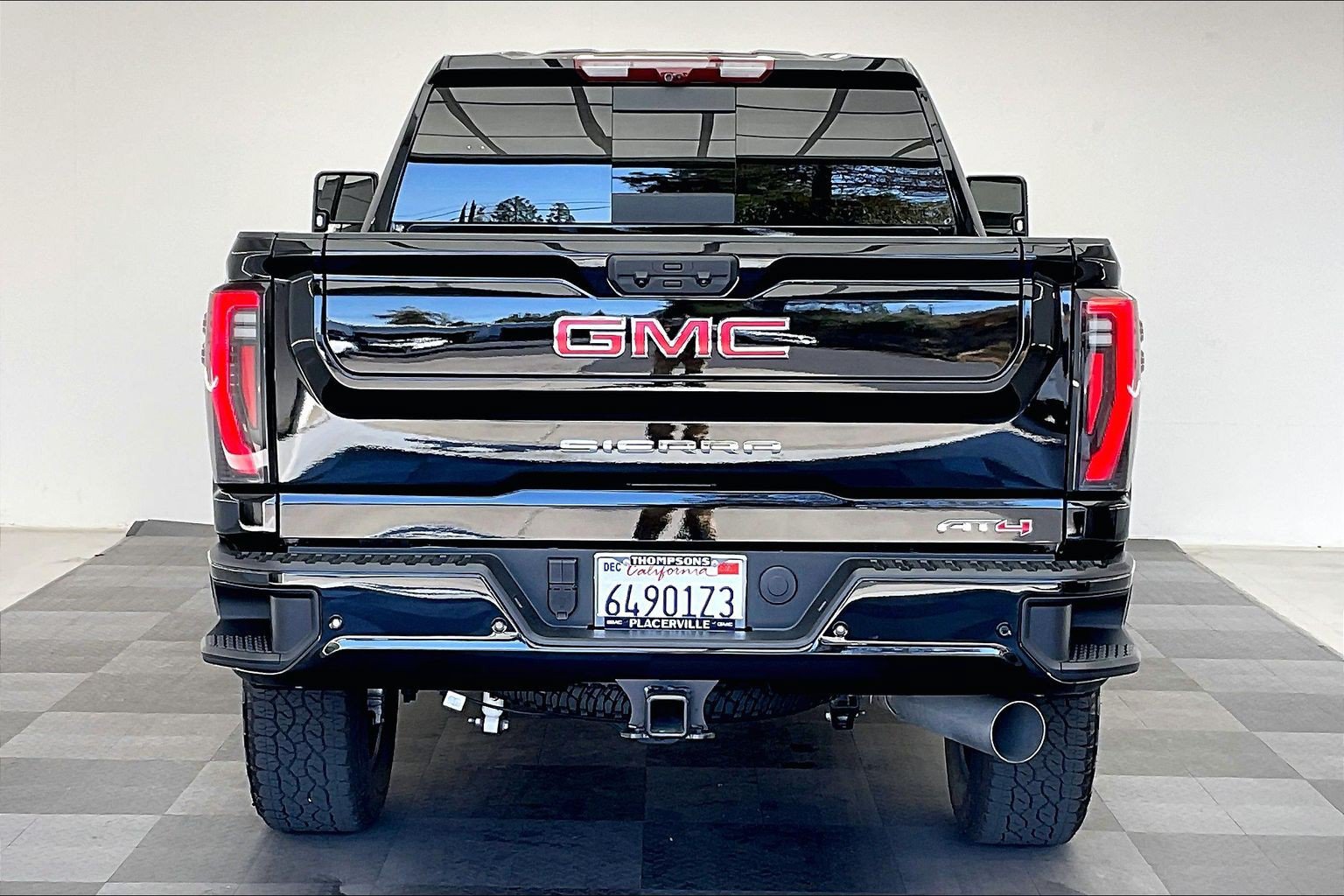 Used 2026 GMC Sierra 2500 AT4 w/ AT4 Premium Plus Package AWD/4WD image 3