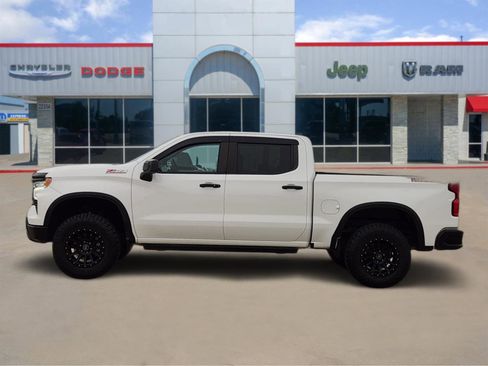 Used 2024 Chevrolet Silverado 1500 LT Trail Boss AWD/4WD image 3