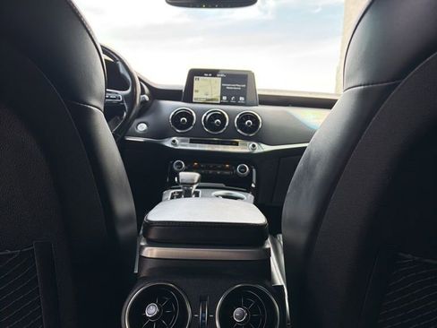Used 2019 Kia Stinger GT2 image 25