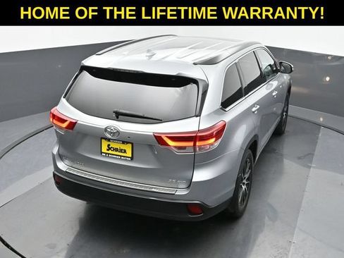 Used 2017 Toyota Highlander SE AWD/4WD image 49