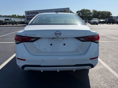 Used 2025 Nissan Sentra SV FWD image 6
