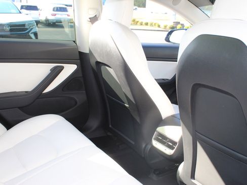 Used 2021 Tesla Model 3 Standard Range Plus image 21