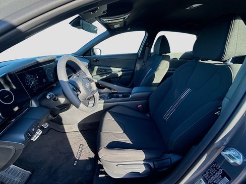 New 2025 Hyundai Elantra SEL image 14