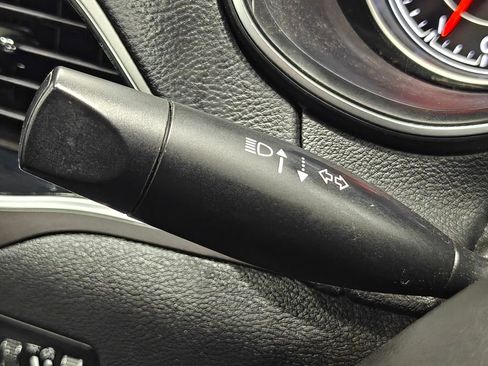 Used 2020 Jeep Cherokee Limited image 43