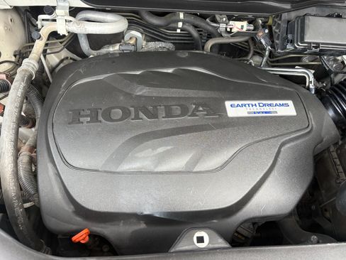 Certified 2018 Honda Pilot Touring image 39