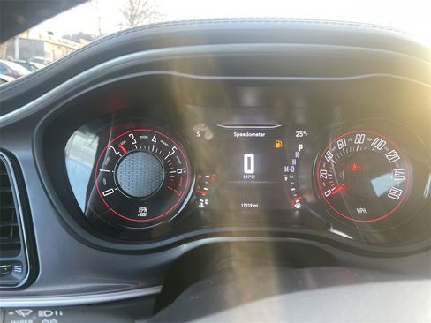 Used 2022 Dodge Challenger GT w/ Plus Package image 17