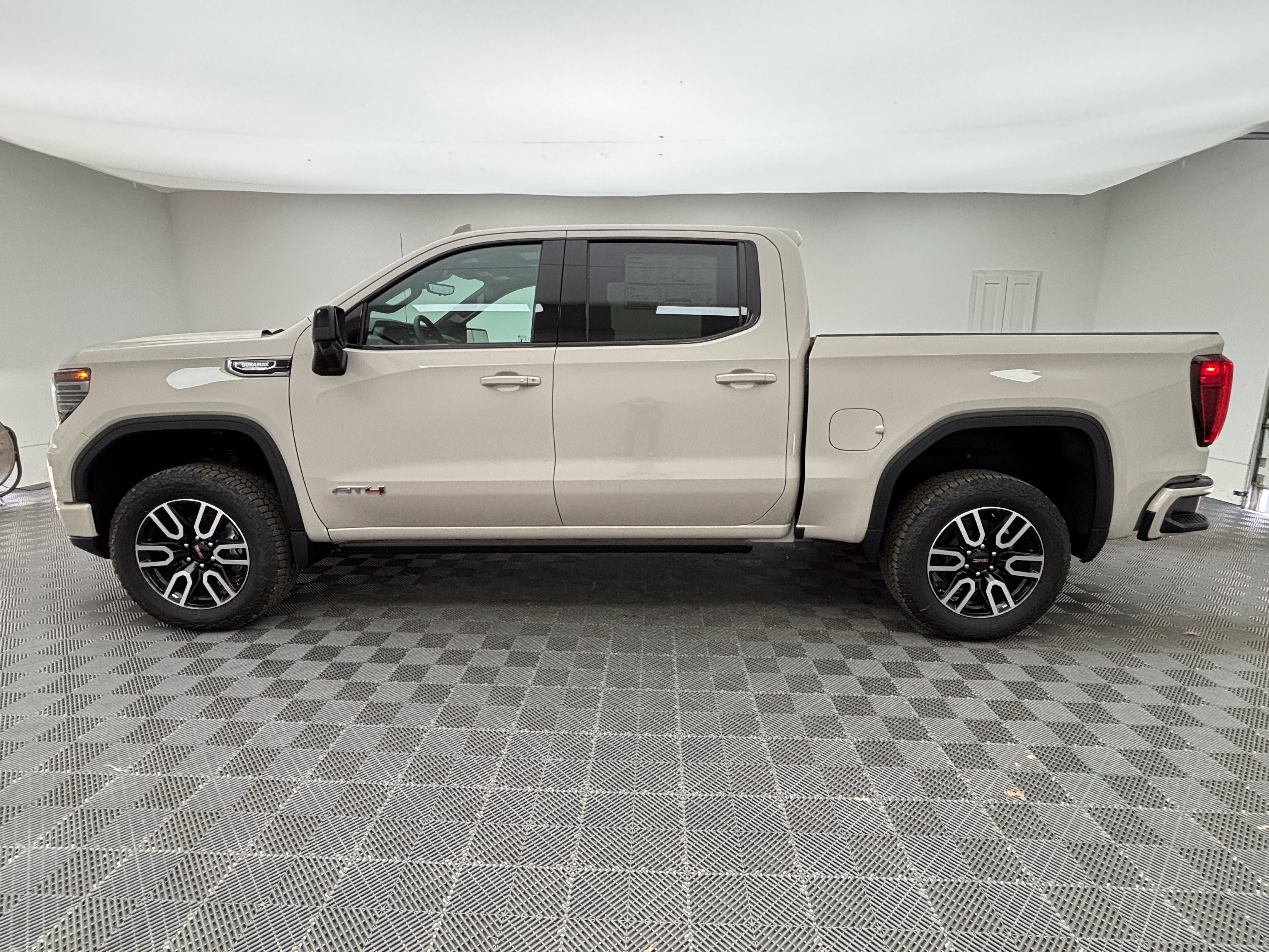 New 2026 GMC Sierra 1500 AT4 w/ AT4 Premium Package AWD/4WD image 14