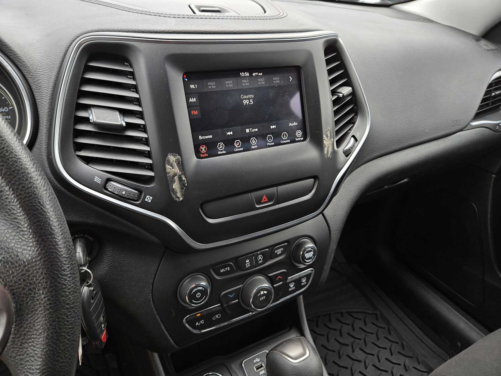 Used 2019 Jeep Cherokee Latitude w/ Popular Appearance Group AWD/4WD image 26