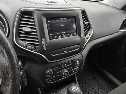 Used 2019 Jeep Cherokee Latitude w/ Popular Appearance Group AWD/4WD image 26