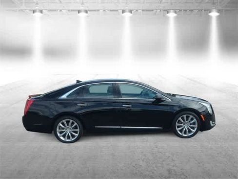 Used 2017 Cadillac XTS Luxury image 9